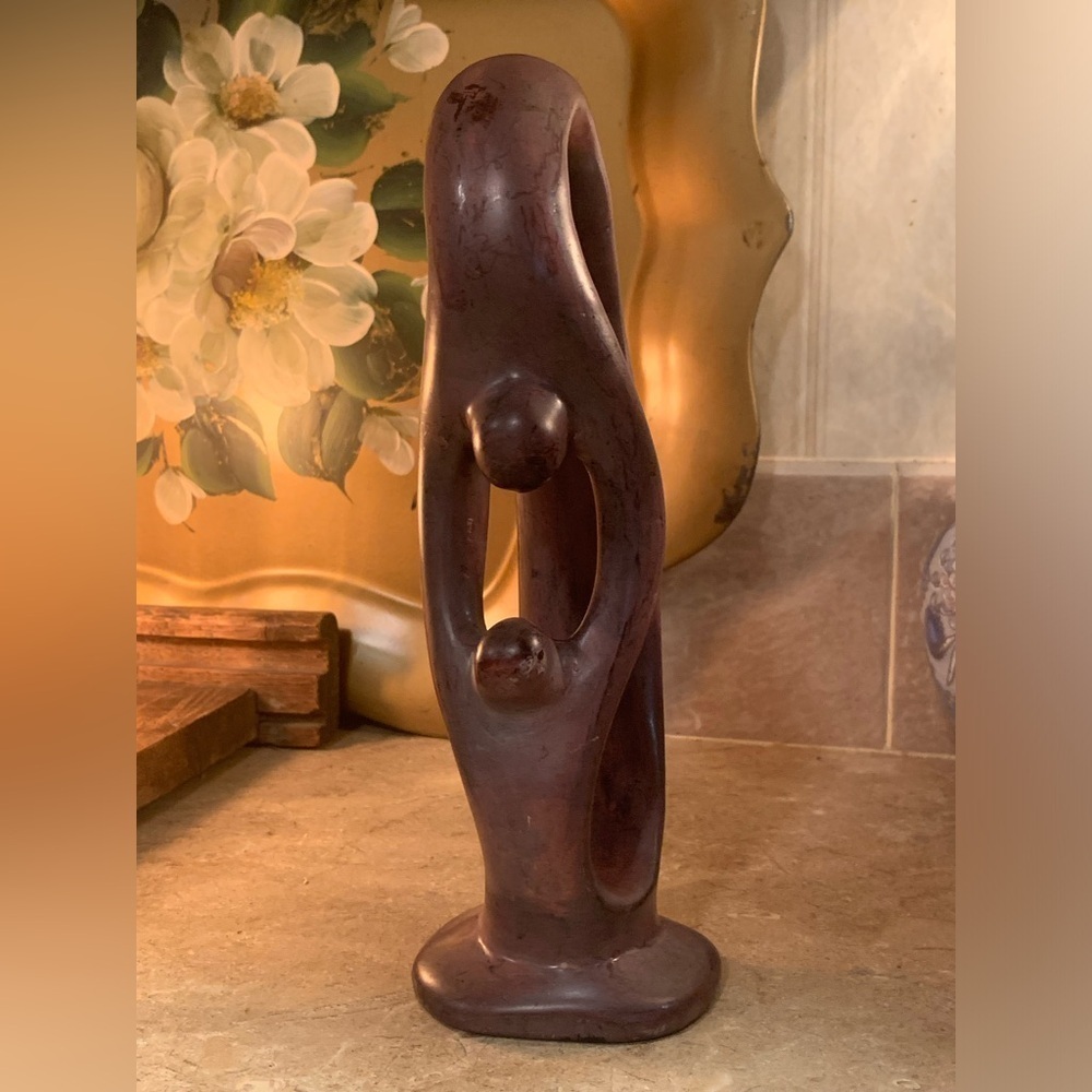 mother and child abstract figure